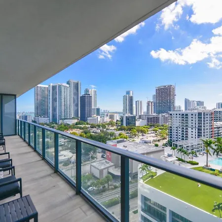 Unwind In Your Amazing City View Apartment